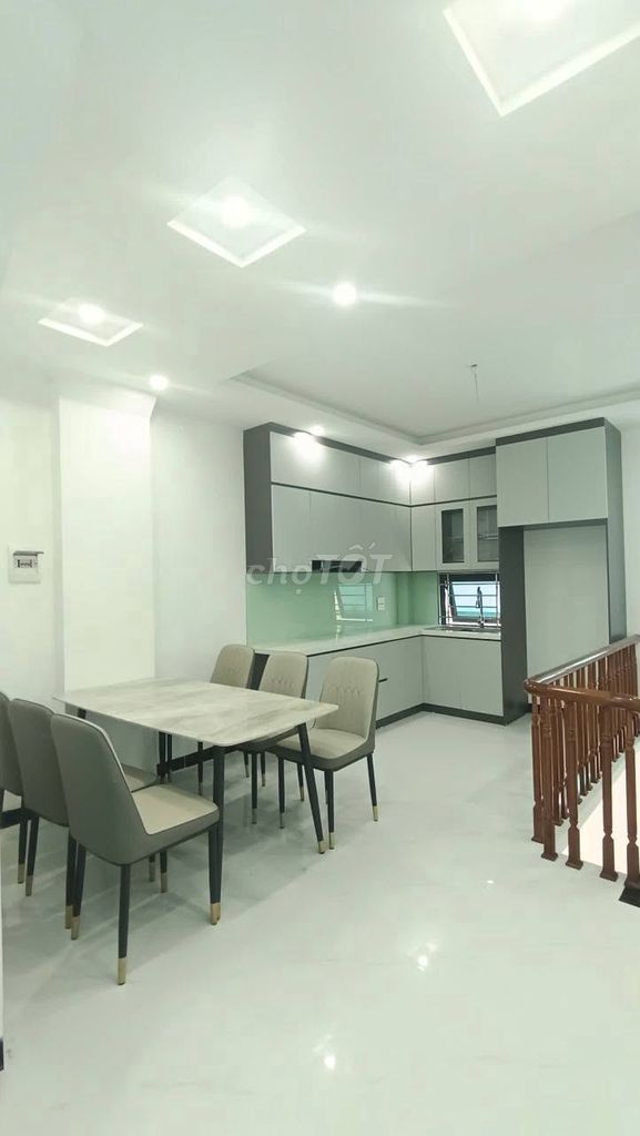 Продается парковочный дом Phung Chau 52 м x 4 этажа