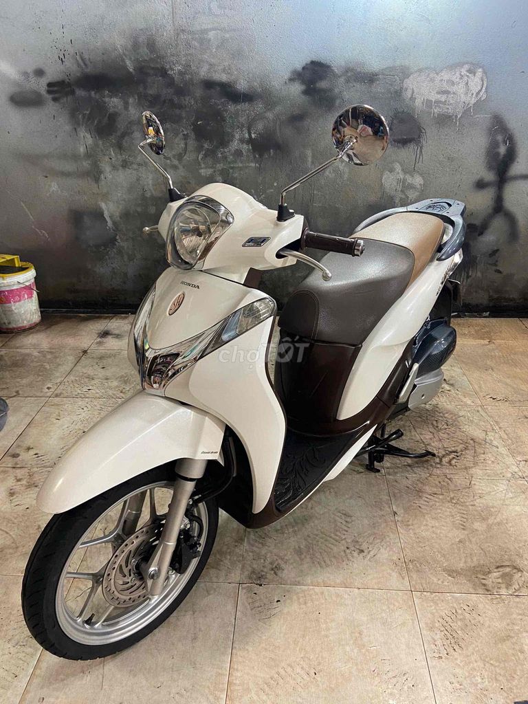 sh mode siêu keng máy zin bs thành phố. Mua bán Xe máy tại Thành phố Dĩ An Bình Dương được đăng bởi xe máy Huy  Khoa hình 2