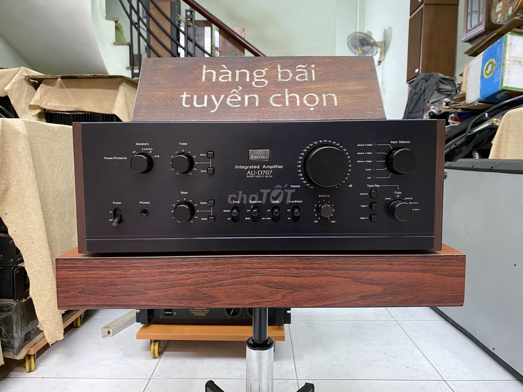 Amply SANSUI AU-D7O7 made in Japan chạy 4 sò sắt