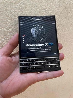blackberry passport đen