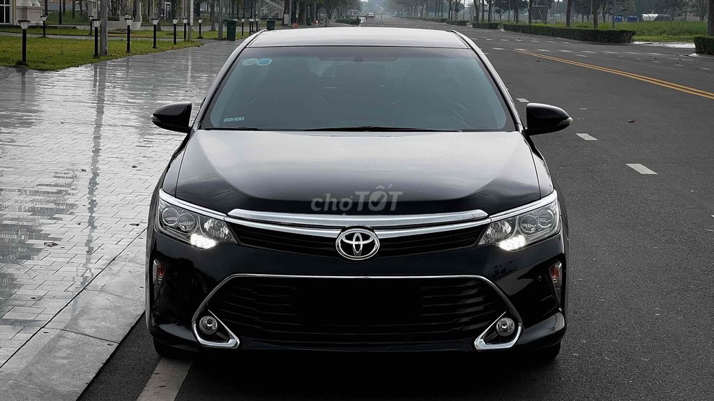 Toyota Camry sản xuất 2018 2.5Q