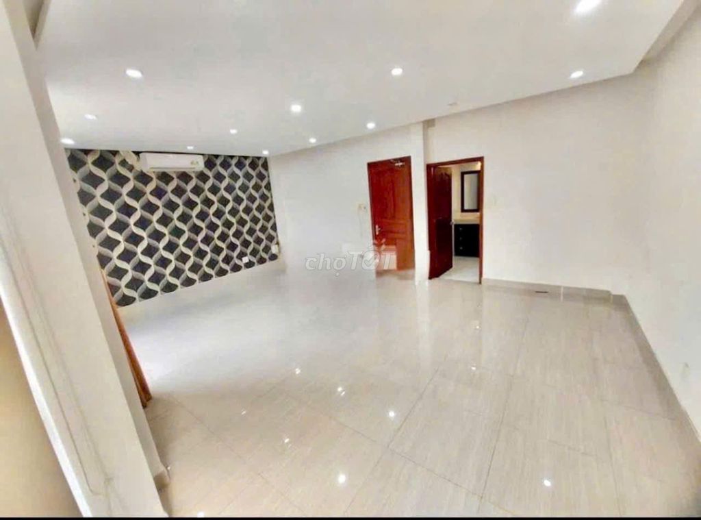 Аренда · 4 комн. · 140 м² · Quận Bình Tân, ул. Đường số 32B