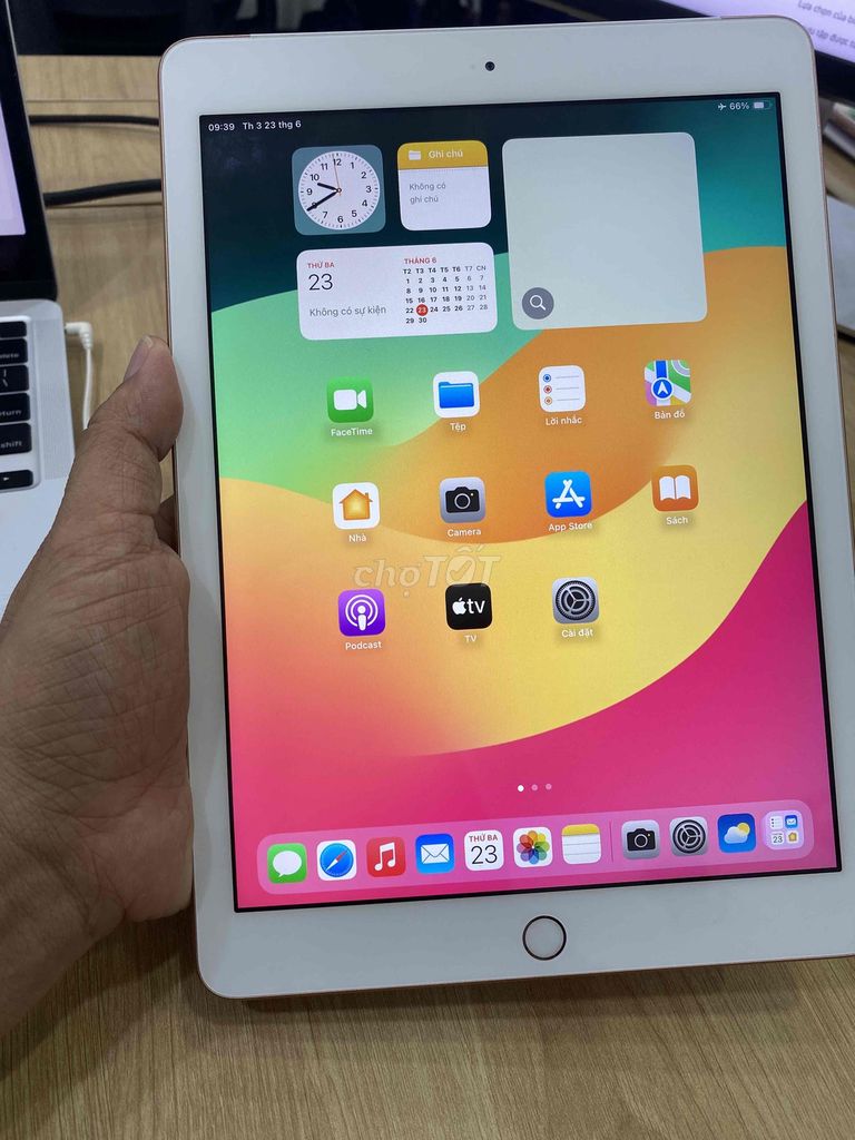Apple iPad Gen 6 32GB và 128GB. Mua bán Máy tính bảng tại Thành phố Huế Thừa Thiên Huế được đăng bởi Linh Nguyen hình 1