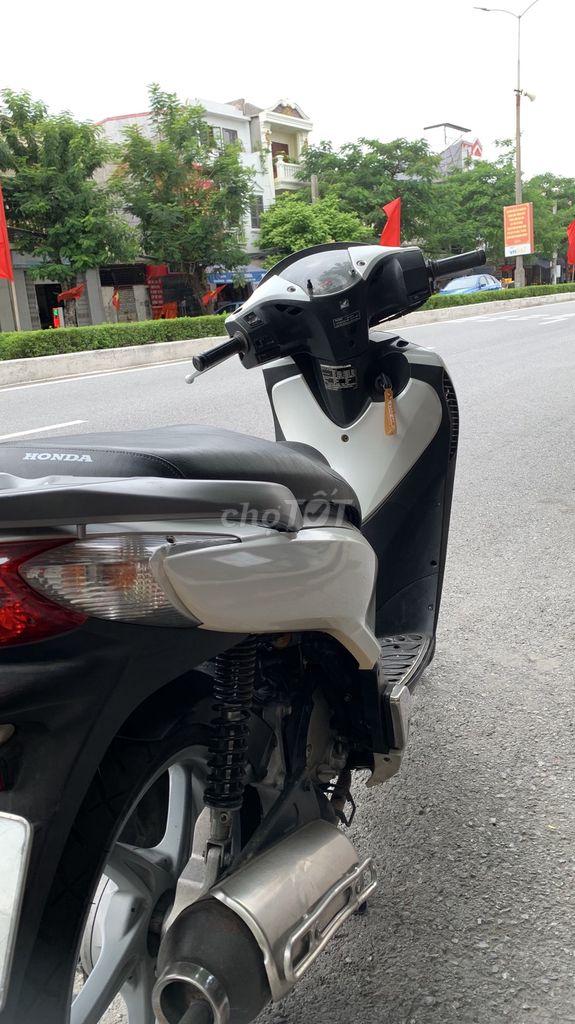 Sh nhập ý.máy zin,hồ sơ cầm tay.ít sd. Mua bán Xe máy tại Quận Kiến An Hải Phòng được đăng bởi Tuan hình 1