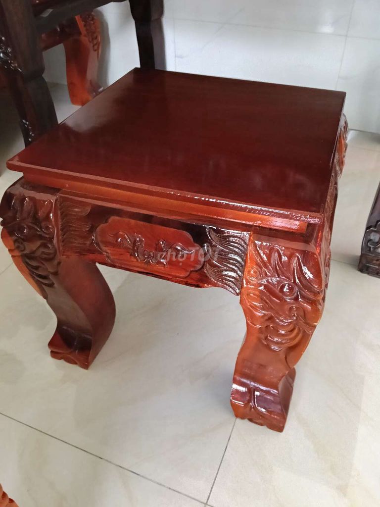 Bộ bàn ghế gỗ Nâu đỏ Mới 90%. Mua bán Bàn ghế tại Thành phố Mỹ Tho Tiền Giang được đăng bởi HaoNam hình 1