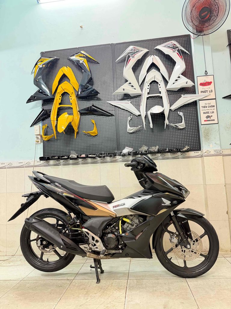 Honda Winner X 2019 черный, один хозяин, помощь с переоформлением