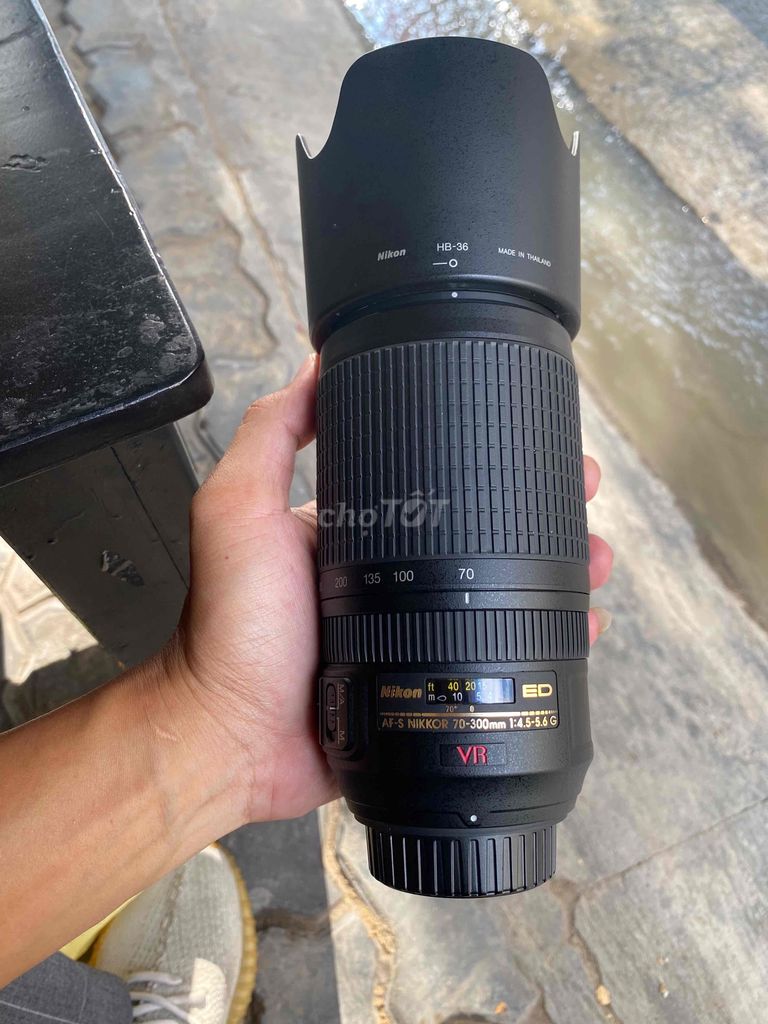 Lens Nikon 70-300vr mới 99% giá rẻ