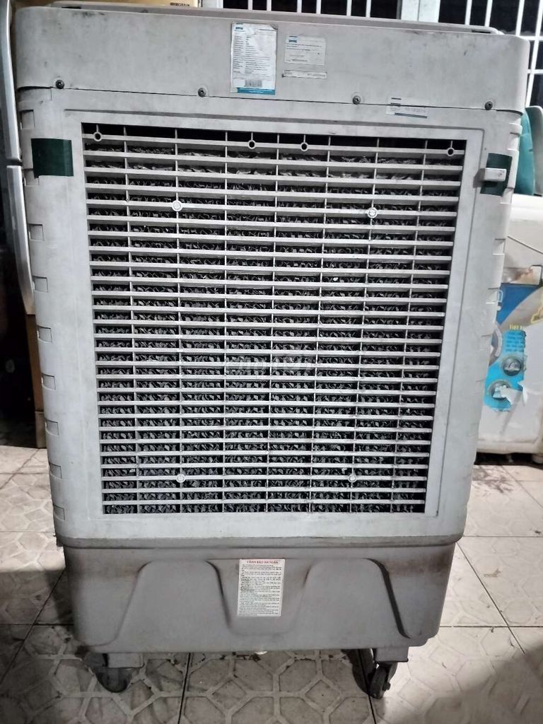 Bám sác  quạt hơi nước như hình trên.