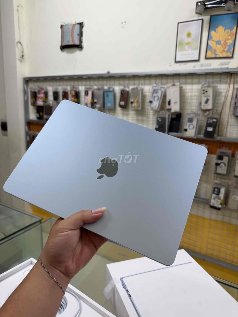 Apple Macbook Air M5 16GB/512GB. Mua bán Laptop tại Quận Hoàng Mai Hà Nội được đăng bởi Ngô Minh hình 1