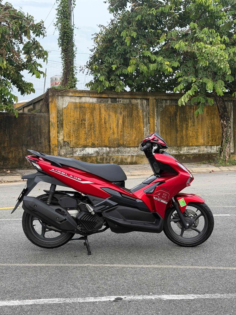 Воздушный клинок Honda 2024 красный