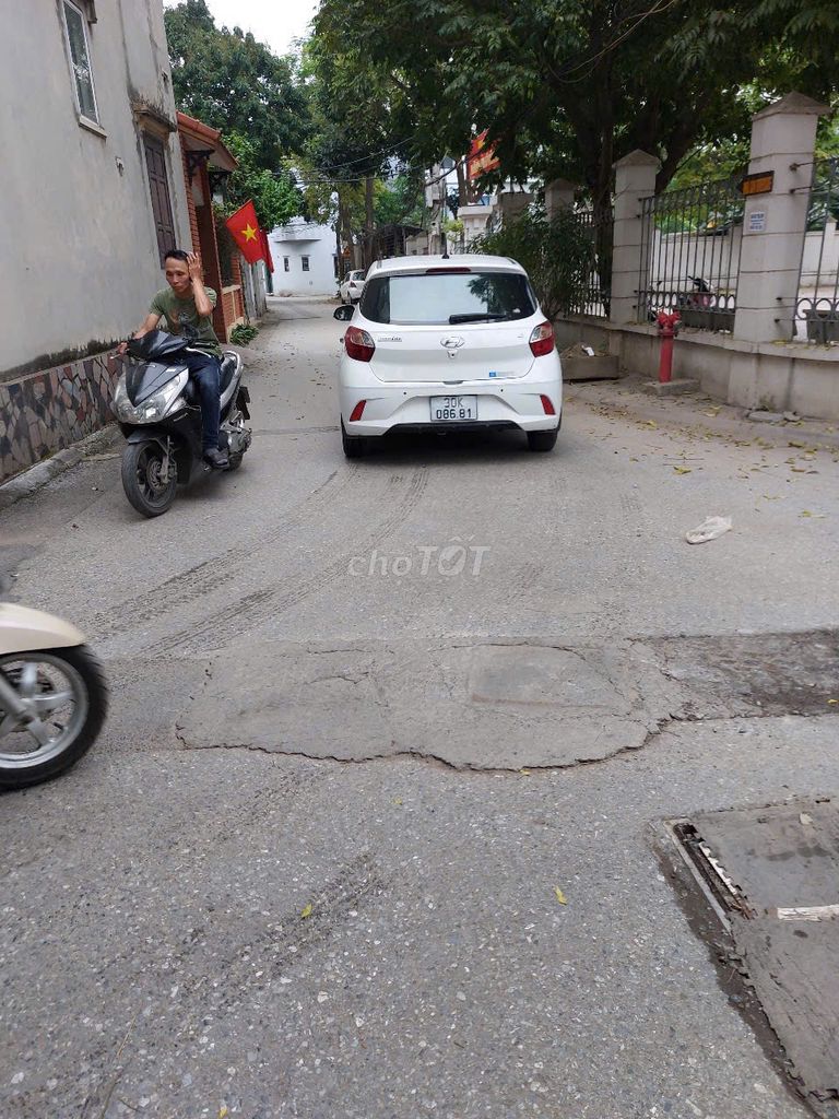 Bắc Cầu Q.Long Biên 4tỷ hơn, nhà 4 tầng, 3p.ngủ, ô tô đỗ cửa,ngõ thông. Mua bán nhà ở tại Quận Long Biên Hà Nội được đăng bởi Thúy Long Biên hình 5