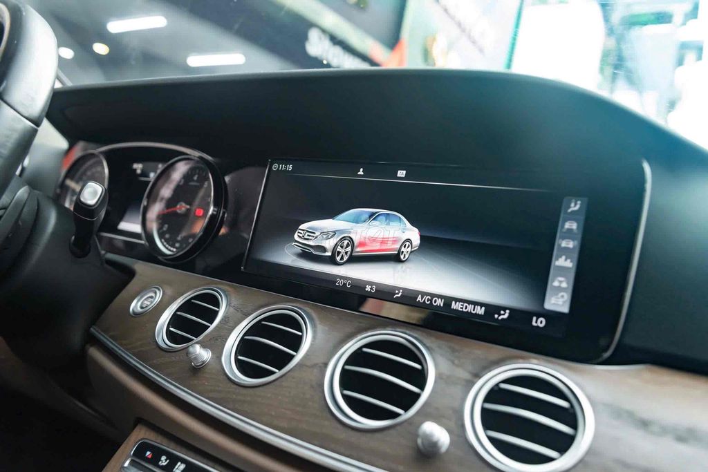 Mercedes E200 Model 2020 - Đen Nâu - 62.000 km. Mua bán Ô tô tại Quận 7 Tp Hồ Chí Minh được đăng bởi Thật Nguyễn LongAnh Auto hình 10