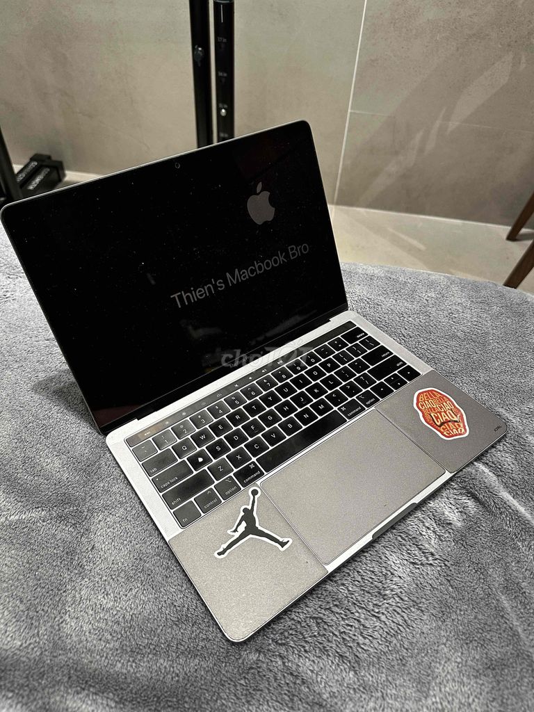 Macbook Pro 13 2019 (i5/8gb/256)