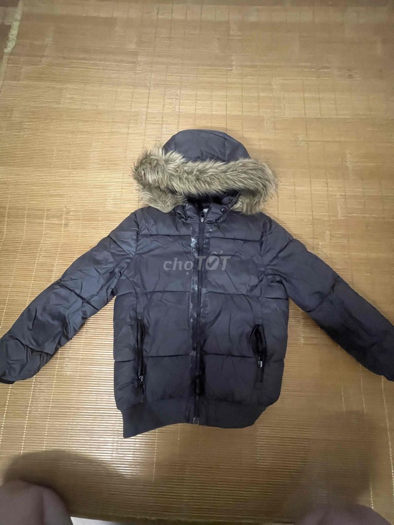 Áo khoác phao Zara Bé trai Đen 9 tuổi. Mua bán Mẹ và bé tại Quận Cầu Giấy Hà Nội được đăng bởi Hoàng Lan hình 1