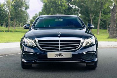 LONG ANH AUTO về Mercedes E200 model 2017. Mua bán Ô tô tại Quận 7 Tp Hồ Chí Minh được đăng bởi LongAnh AuTo 