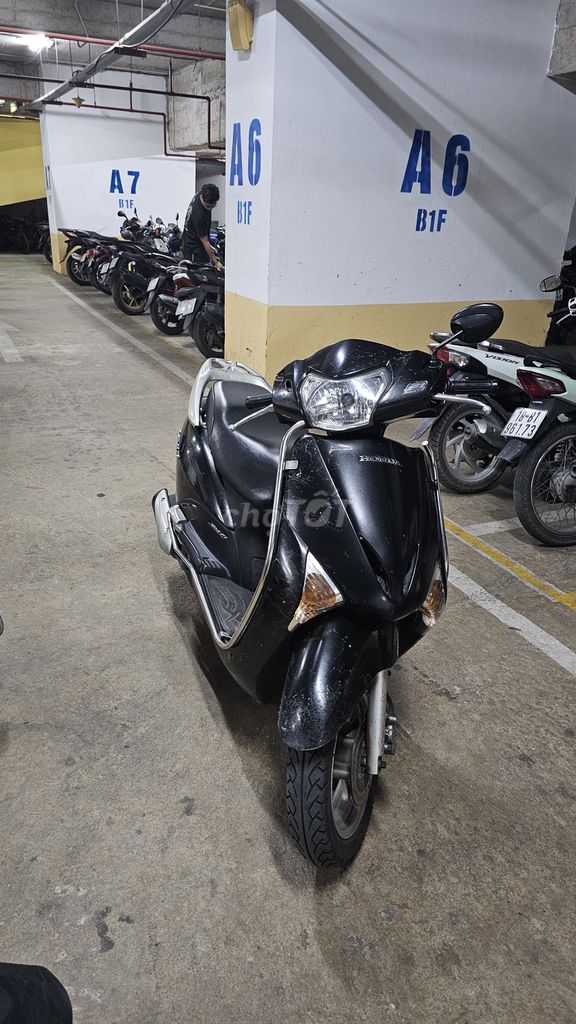 Основной владелец Honda Lead 2009, черный
