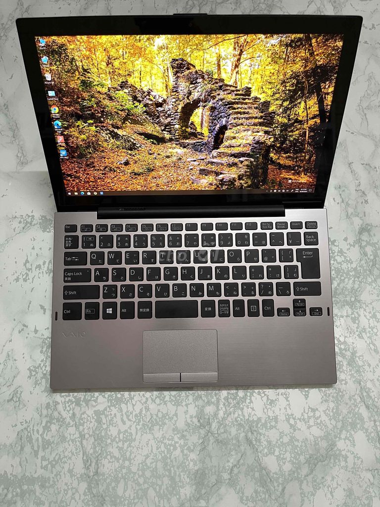 Laptop VAIO cảm ứng 2 in 1