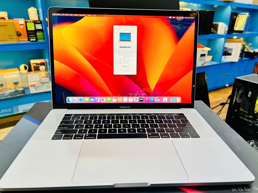 MacBook Pro2017 i7 3.1Ghz/16Gb/512GB/Vga pro560 4G