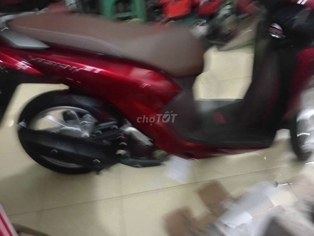 Honda Vision 2025 màu Đỏ. Mua bán Xe máy tại Thành phố Châu Đốc An Giang được đăng bởi Hau Nguyen hình 3