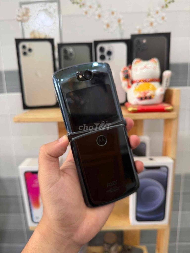 Motorola Razr 2020 5G 256GB Đen. Mua bán Điện thoại tại Huyện Châu Thành An Giang được đăng bởi Trí Minh hình 1