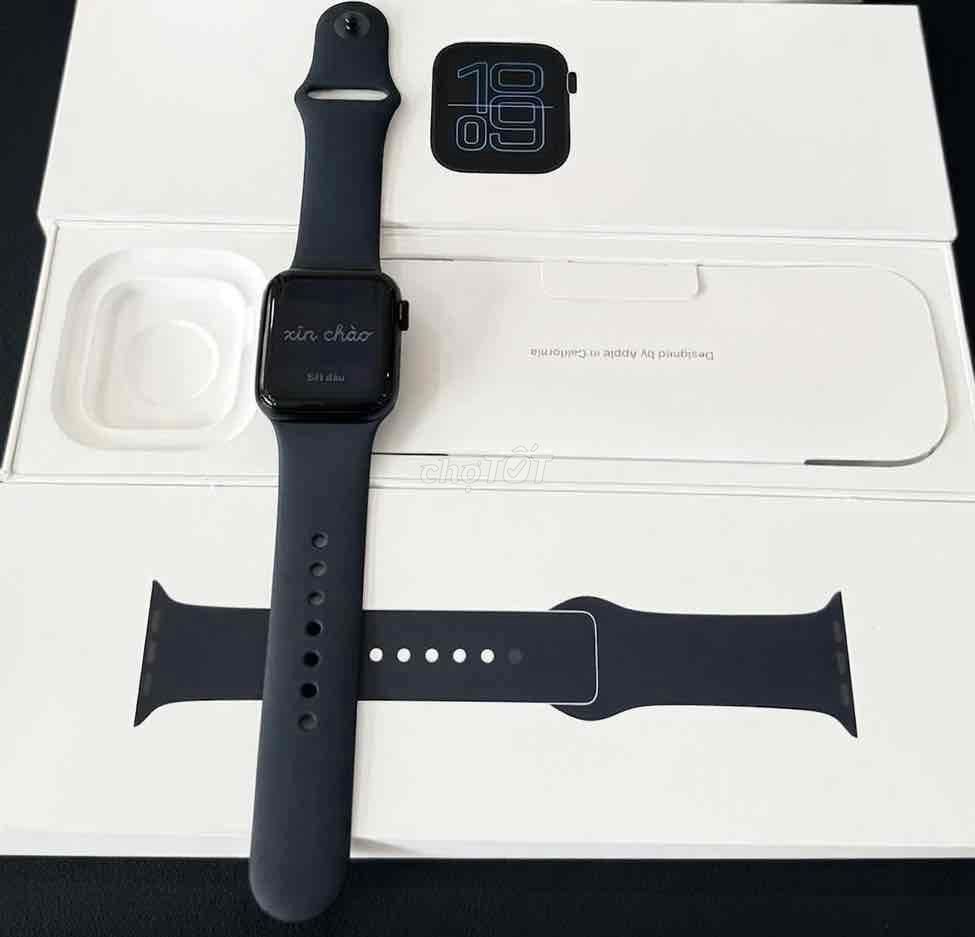 Apple Watch SE 3 40mm Midnight 99% mới. Mua bán Thiết bị đeo thông minh tại Thành phố Thủ Dầu Một Bình Dương được đăng bởi Chau cuc hình 1