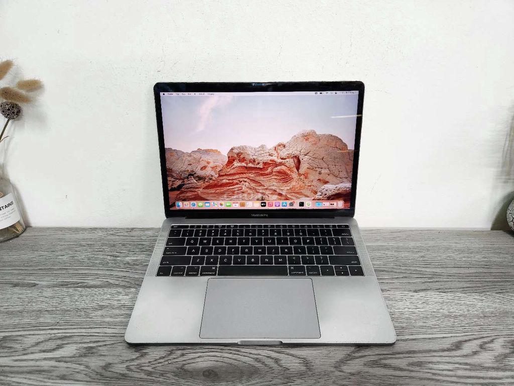 MacBook Pro 2017 - 13inch US - 256G