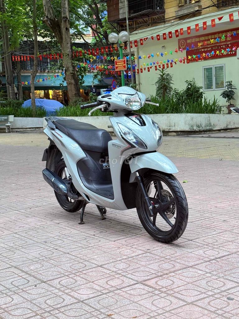 Honda Vision Спортивная 2024 Цвета Серый Цемент, в отличном состоянии