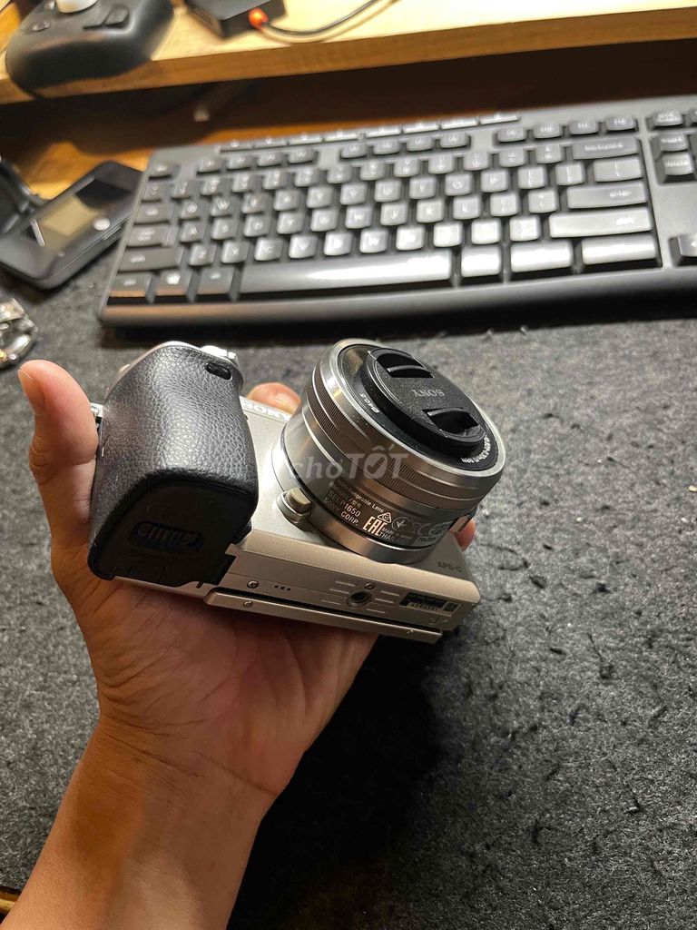 Máy ảnh Sony a6000 Bạc. Mua bán Máy ảnh, Máy quay tại Thành phố Biên Hòa Đồng Nai được đăng bởi QUỐC HUY hình 1