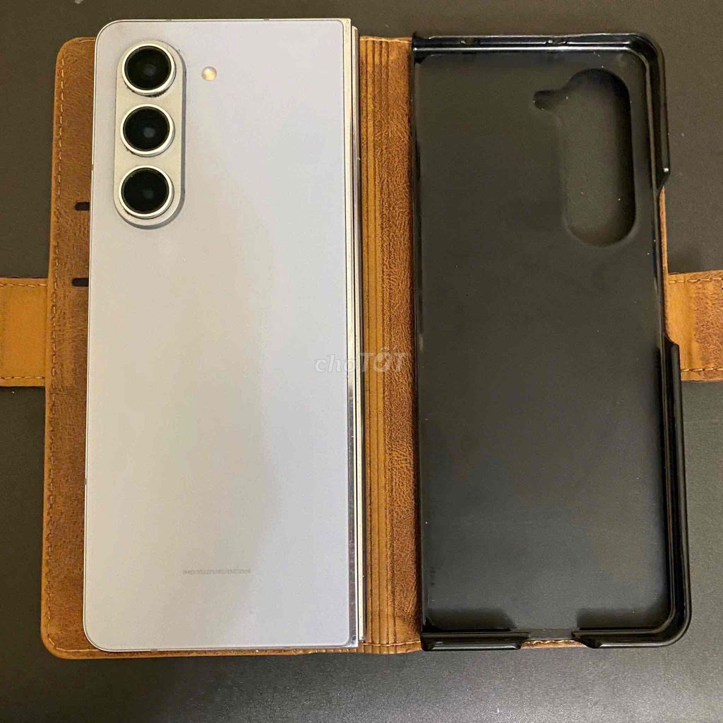 Bán samsung fold 5 - còn Bảo hành. Mua bán Điện thoại tại Thành phố Sóc Trăng Sóc Trăng được đăng bởi Le hai duong hình 1