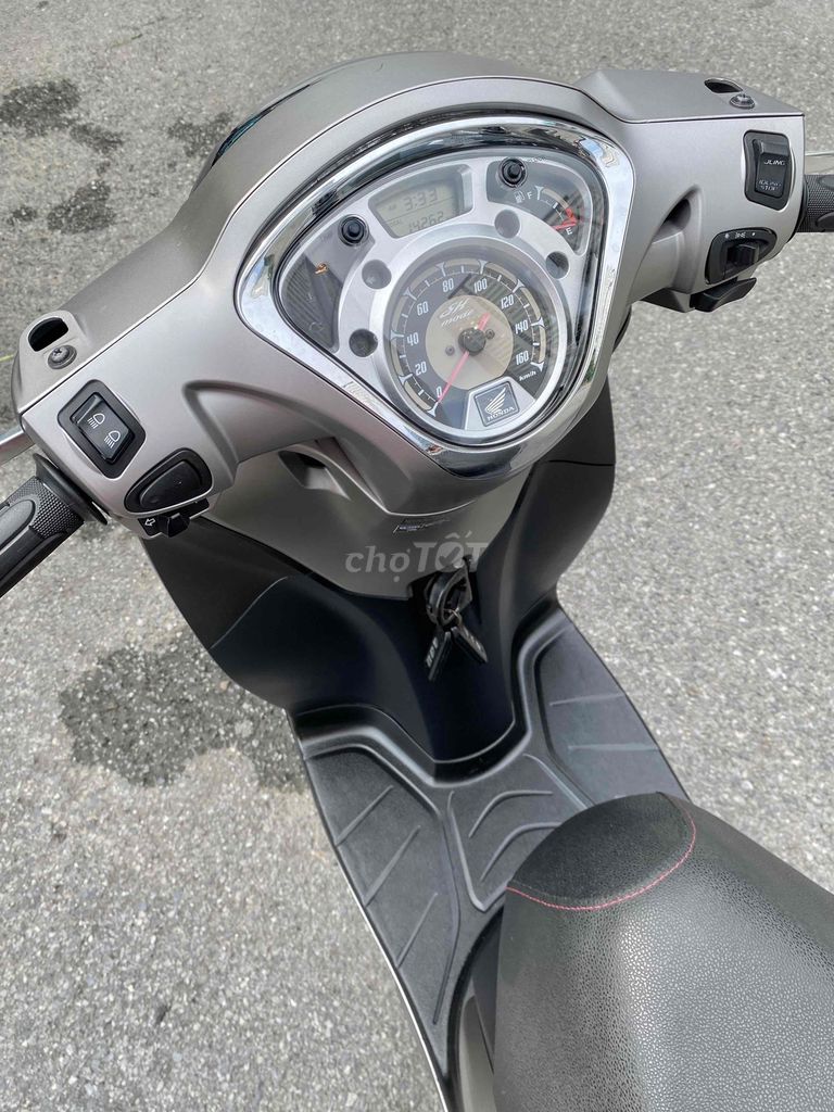 HONDA SH MODE - 125cc phanh [CBS] sx 2018.. Mua bán Xe máy tại Quận Hoàng Mai Hà Nội được đăng bởi Xe Máy Quân Oanh  hình 2