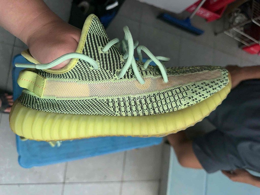 Giày thể thao Adidas Yeezy 350 Yeezreel. Mua bán Giày dép tại Quận Tân Bình Tp Hồ Chí Minh được đăng bởi meow meow hình 1
