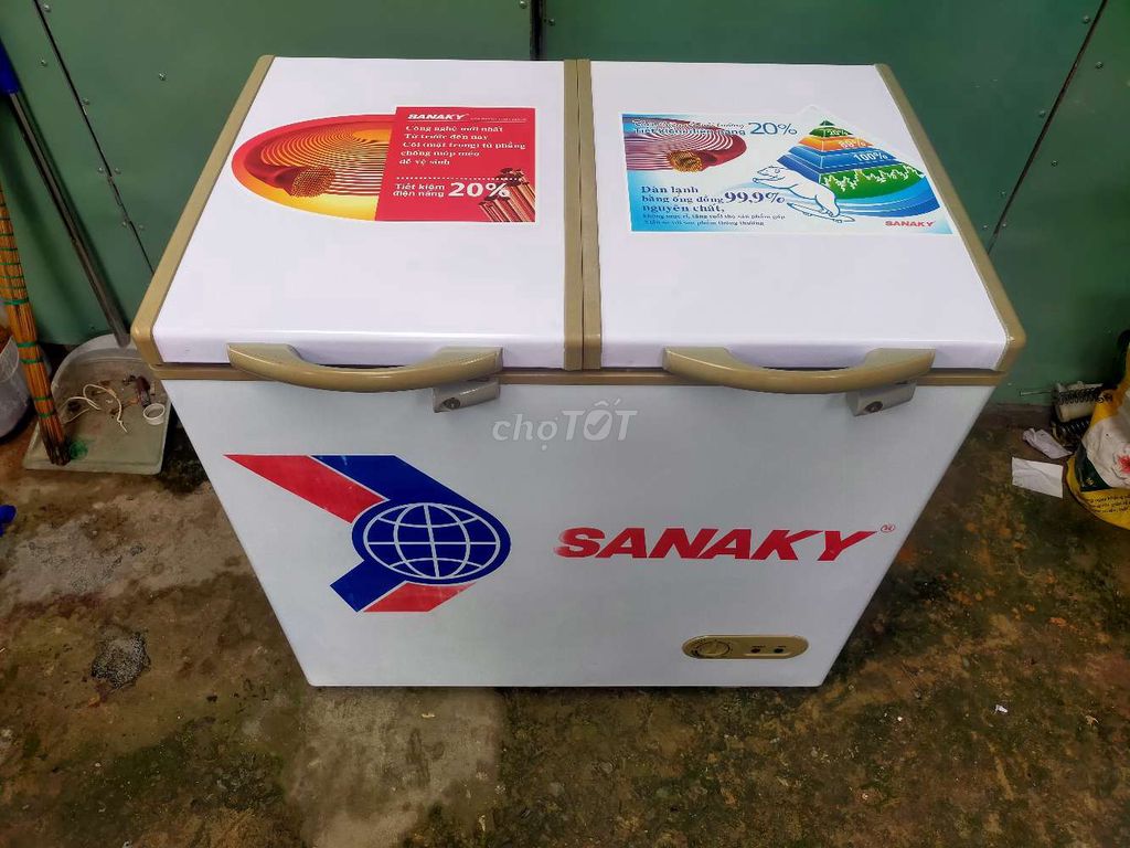 Tủ đông suốt Sanaky 220 lít