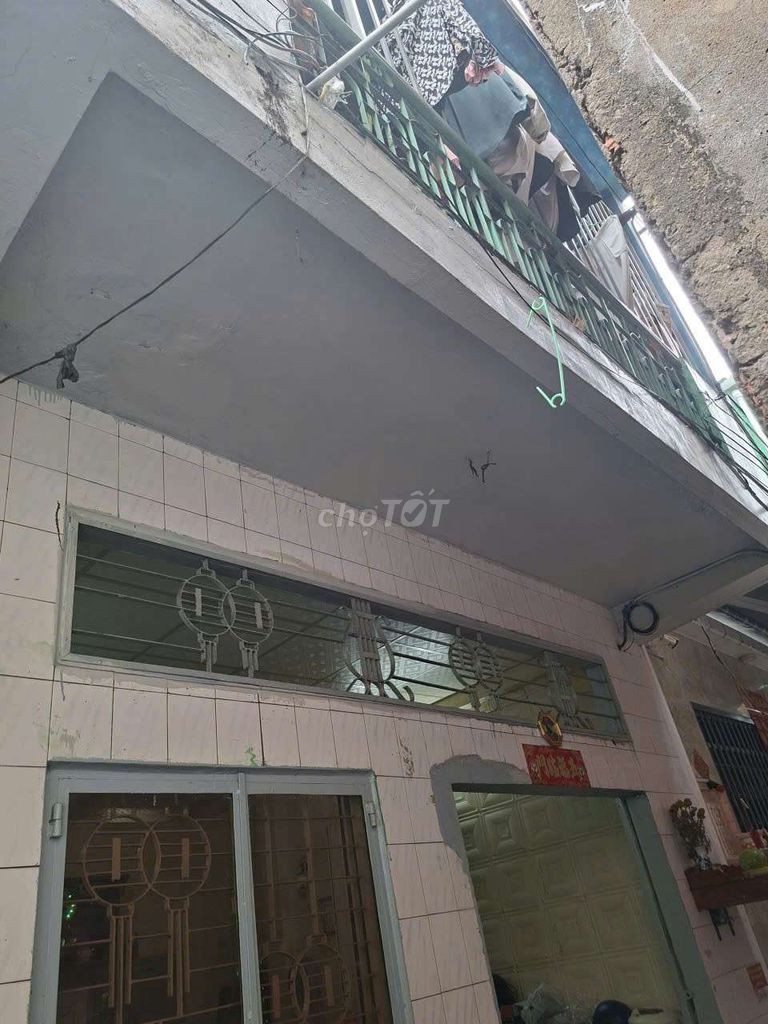 Продается дом в районе 11, улица Лак Лонг Куан, 2 этажа, 32 м2, всего 3,85 миллиарда долларов
