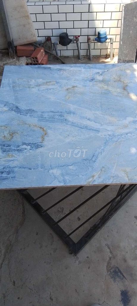 Bàn kim loại gạch men Đen Xanh. Mua bán Bàn ghế tại Huyện Thạnh Phú Bến Tre được đăng bởi Mạnh Nghĩa hình 1