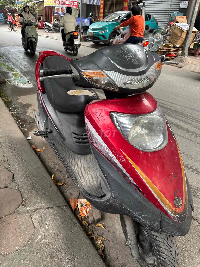 SYM Attila Đỏ đen giá 2tr500. Mua bán Xe máy tại Quận Hai Bà Trưng Hà Nội được đăng bởi duy hình 3