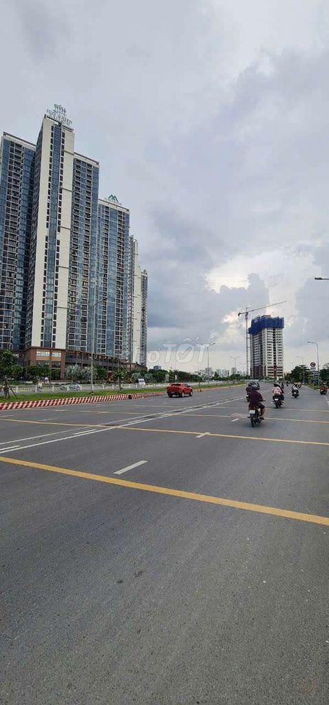 CHO THUÊ MẶT TIỀN NGUYỄN VĂN LINH- P TT TÂY - QUẬN 7 - 900 M2-