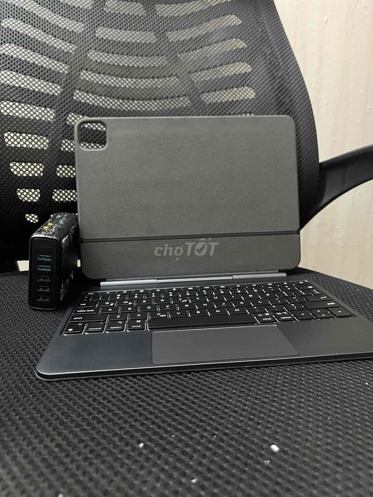Bàn phím ipad pro 11 inch type C sạc anker 63w 5 c. Mua bán Phụ kiện (Màn hình, Chuột...) tại Quận Tân Phú Tp Hồ Chí Minh được đăng bởi Trương Hiệp hình 1