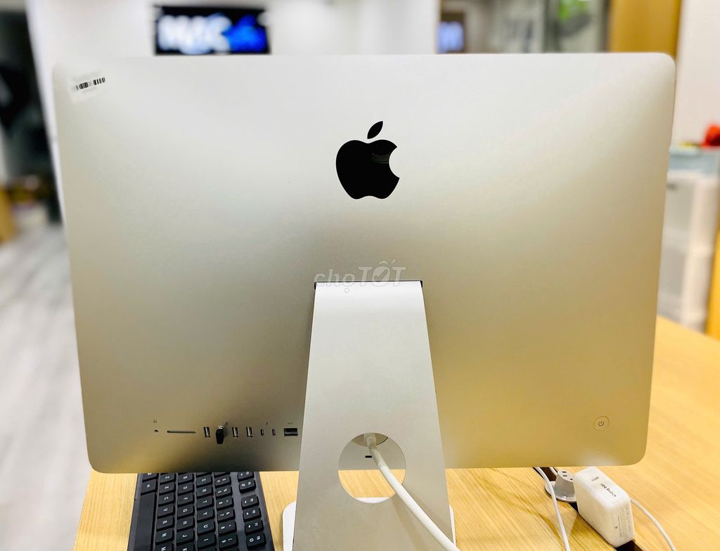 iMac 21inch 2017 Release 2020 - Core i5 2.3Ghz