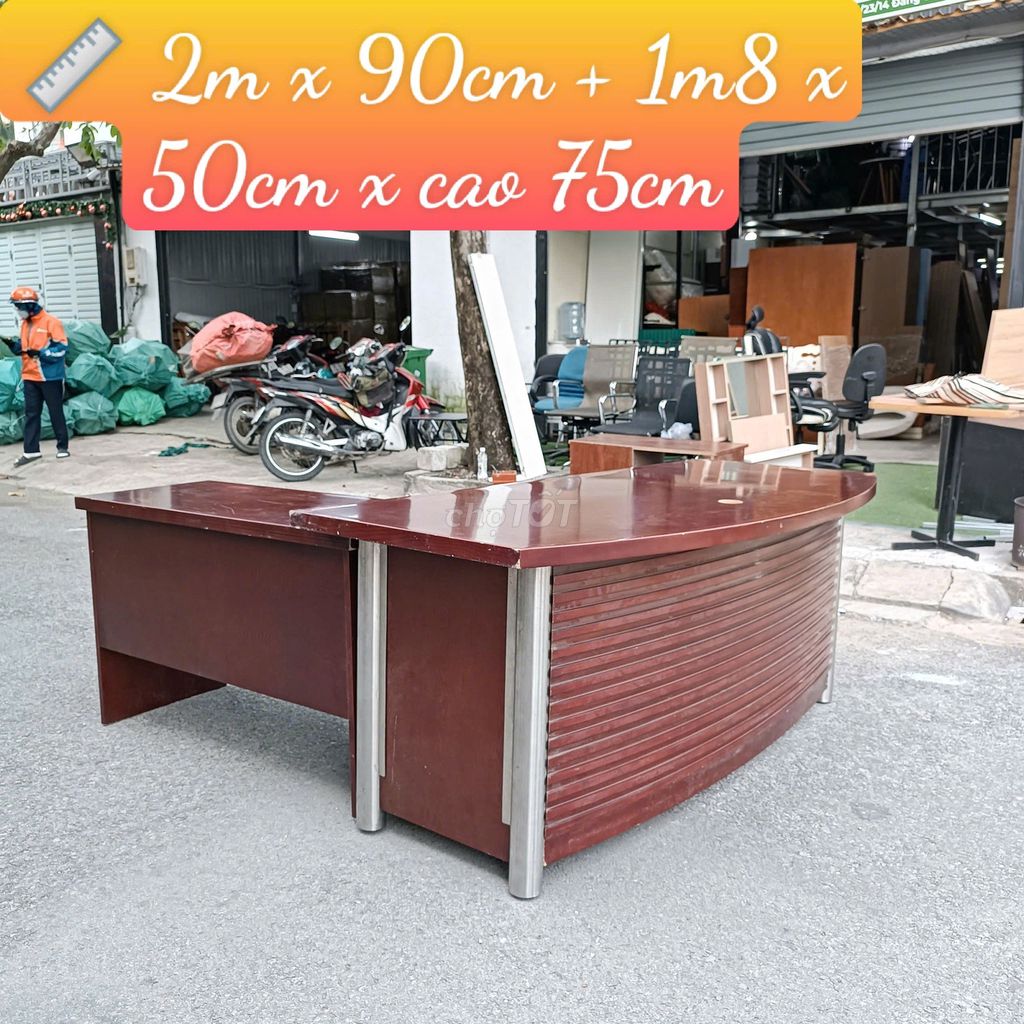 Bàn làm việc góc chữ L gỗ nâu đỏ. Mua bán Bàn ghế tại Quận 3 Tp Hồ Chí Minh được đăng bởi Chợ nội thất Cũ TP HCM hình 1