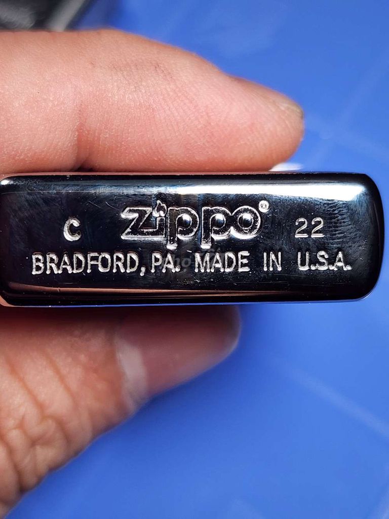 Zippo đời 2022 vỏ ruột trùng năm