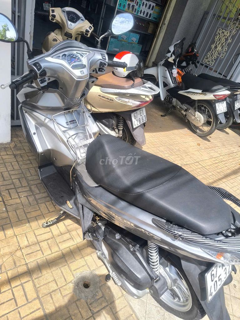 Air Blade 2015 rất ít chạy, Xe còn rất tốt. Mua bán Xe máy tại Thành phố Châu Đốc An Giang được đăng bởi Lê Văn Thạnh hình 3