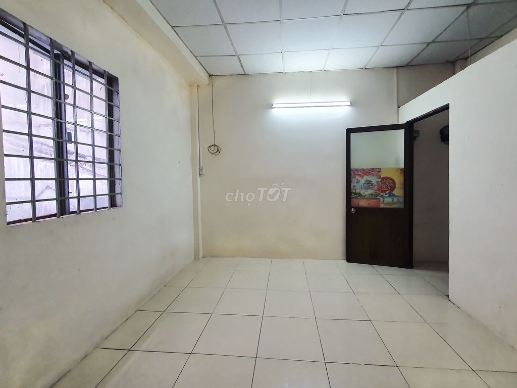 PHÒNG GIÁ RẺ - NGAY TRUNG TÂM - TRẦN BÌNH TRỌNG Q.5 GIÁP Q.1, 3, 10