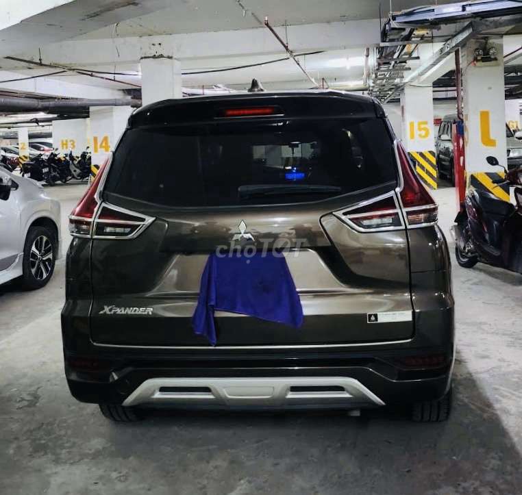 Mitsubishi Xpander 2019 автомат коричневый 72000 км