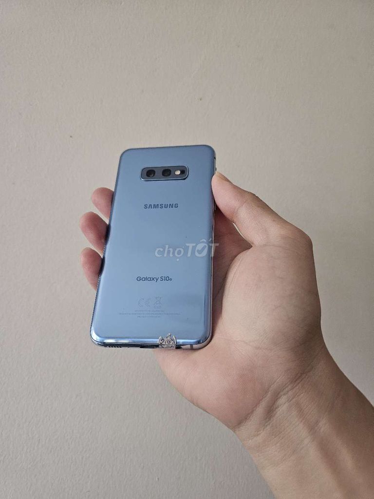 Samsung Galaxy S10e màng bị xanh dùng bình thường. Mua bán Điện thoại tại Quận Hải Châu Đà Nẵng được đăng bởi phan quân hình 1