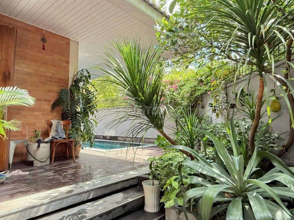 HOT Biệt Thự 15M X 20M Góc 2 Mặt Tiền Khu BT Thạnh Xuân Quận 12