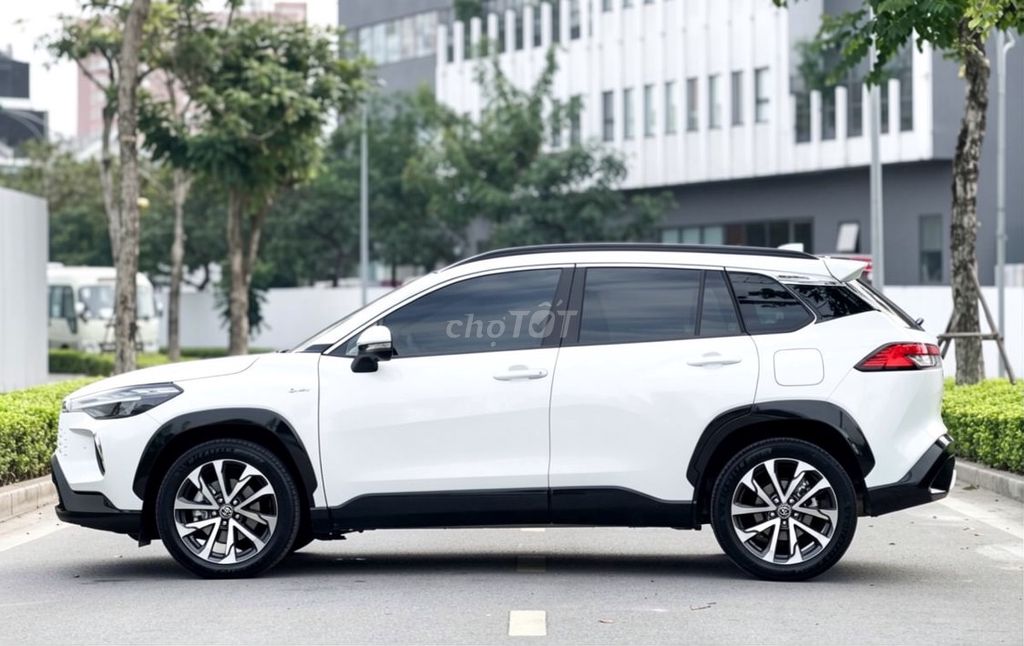 Toyota Corolla Cross 1.8HEV 2026 Белый