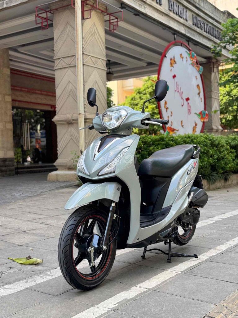 Kymco Hermosa 50cc 2024 цементный серый 5000 км