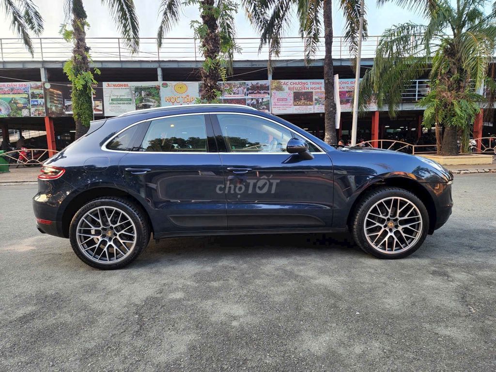 Porsche Macan fulloption, nhà trùm mền còn rất mới. Mua bán Ô tô tại Quận 10 Tp Hồ Chí Minh được đăng bởi Mỹ Linh hình 2