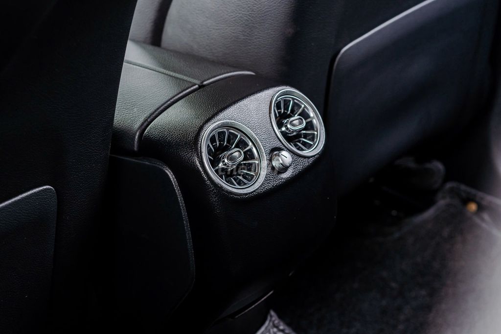 Mercedes-benz GLC200 Sản xuất 2020. Mua bán Ô tô tại Quận Cầu Giấy Hà Nội được đăng bởi Quân Q Auto hình 5