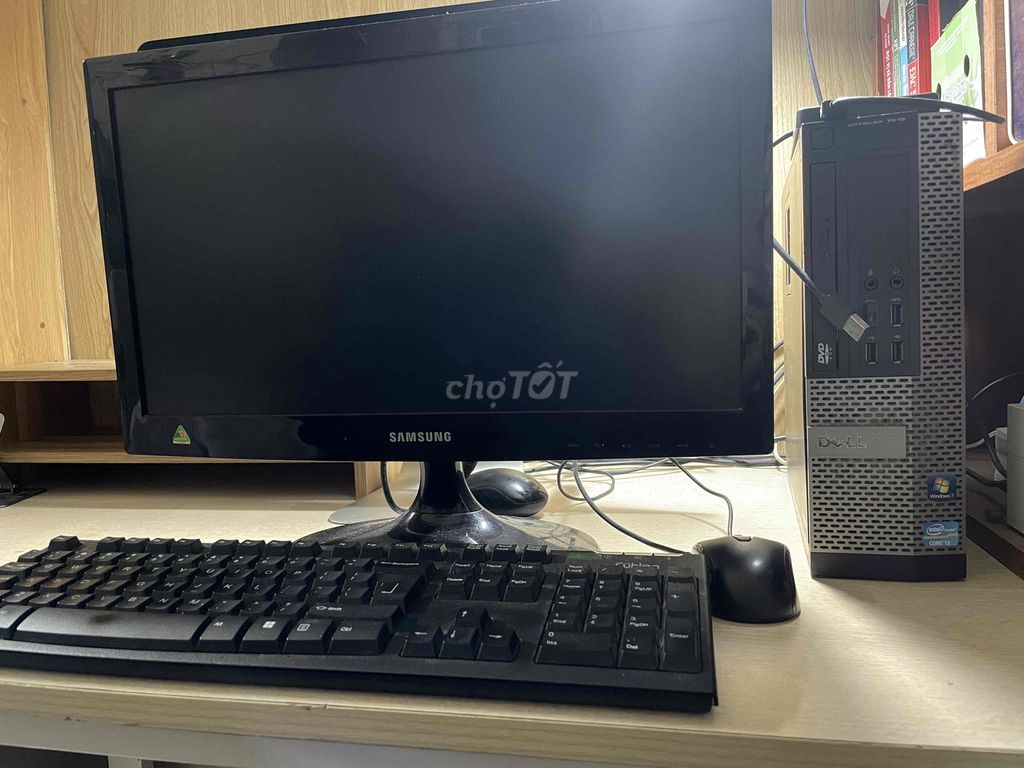 bộ máy tính dell trâu bò, sẵn màn phím chuột loa. Mua bán Máy tính để bàn tại Quận Ba Đình Hà Nội được đăng bởi duy nghia hình 1